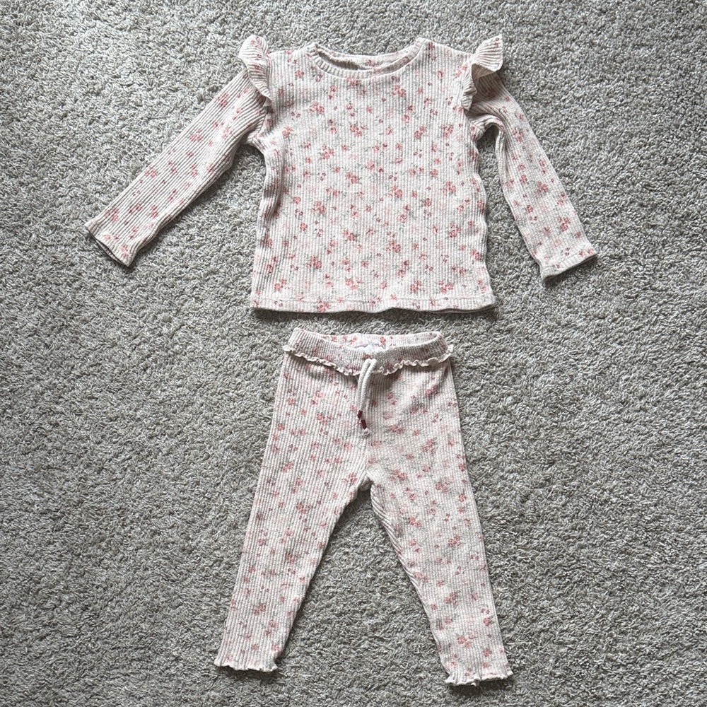 5/$25: Zara Cozy Matching Set